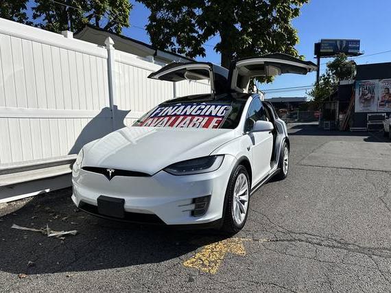 TESLA MODEL X 2018 5YJXCDE28JF122891 image